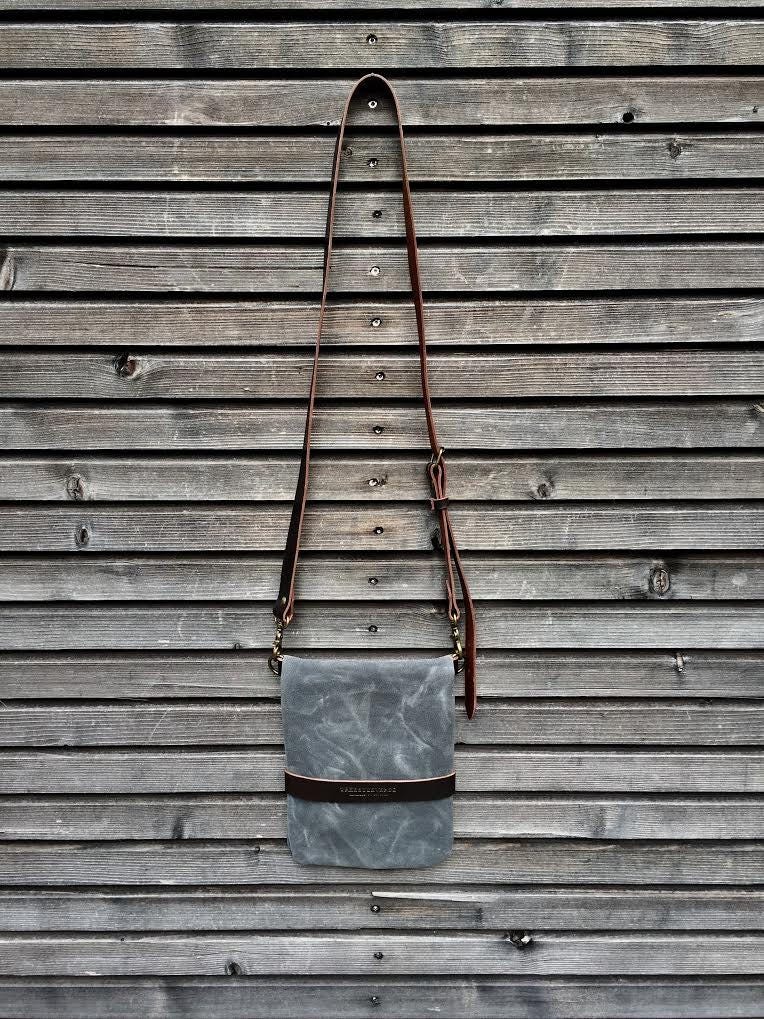 Tagestasche Aus Gewachstem Canvas/Kleine Messenger Bag Satchel Feldtasche Mit Umhängestrap Pflanzleder von treesizeverse