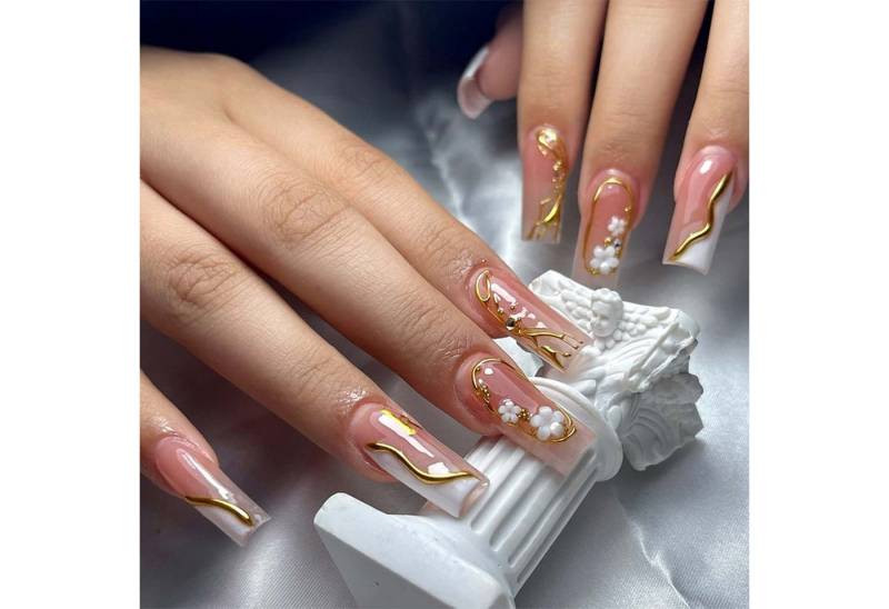 trends for living Kunstfingernägel 24 Stück mit Strasssteinen verzierte Nagelspitzen in französischem, 24-tlg. von trends for living