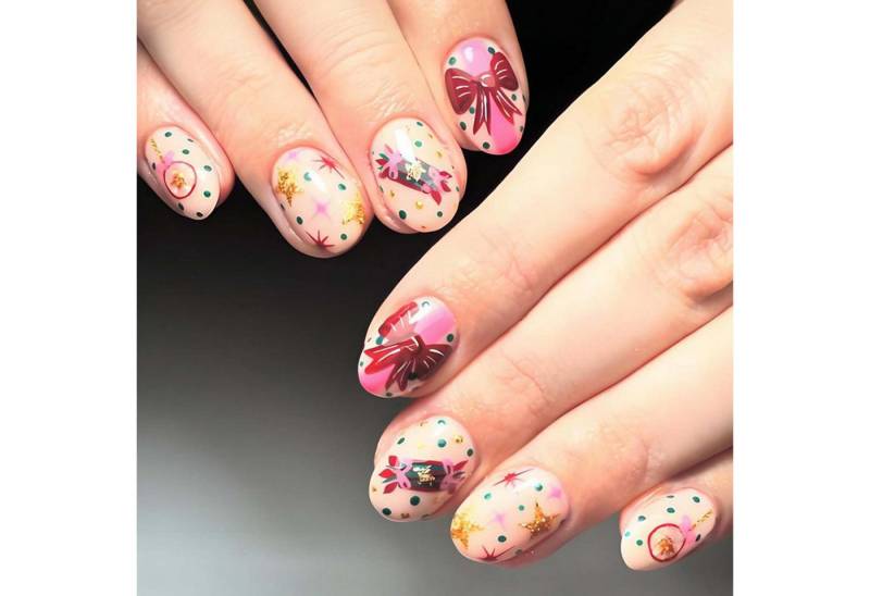 trends for living Kunstfingernägel 24 Stück ovale künstliche Fingernägel Weihnachtsschleifen Sternen, 24-tlg. von trends for living