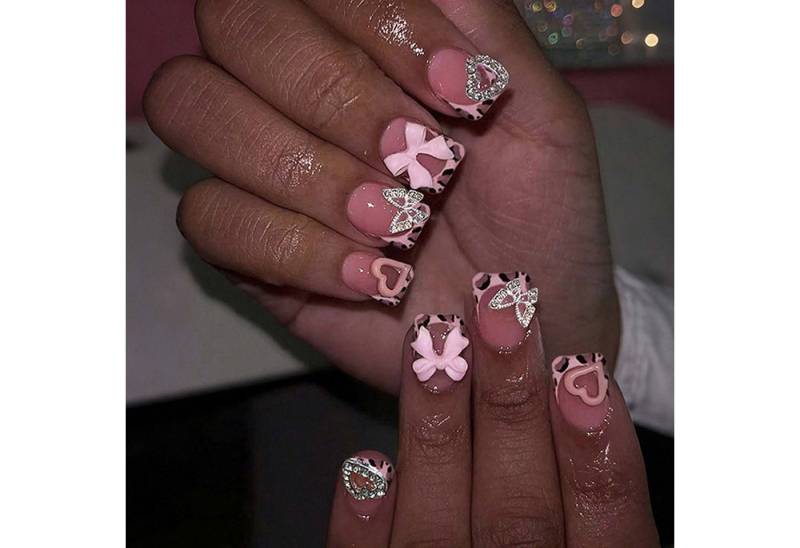 trends for living Kunstfingernägel 24 abnehmbare künstliche Fingernägel mit Schleifen- Herz-Strasssteinen, 24-tlg. von trends for living