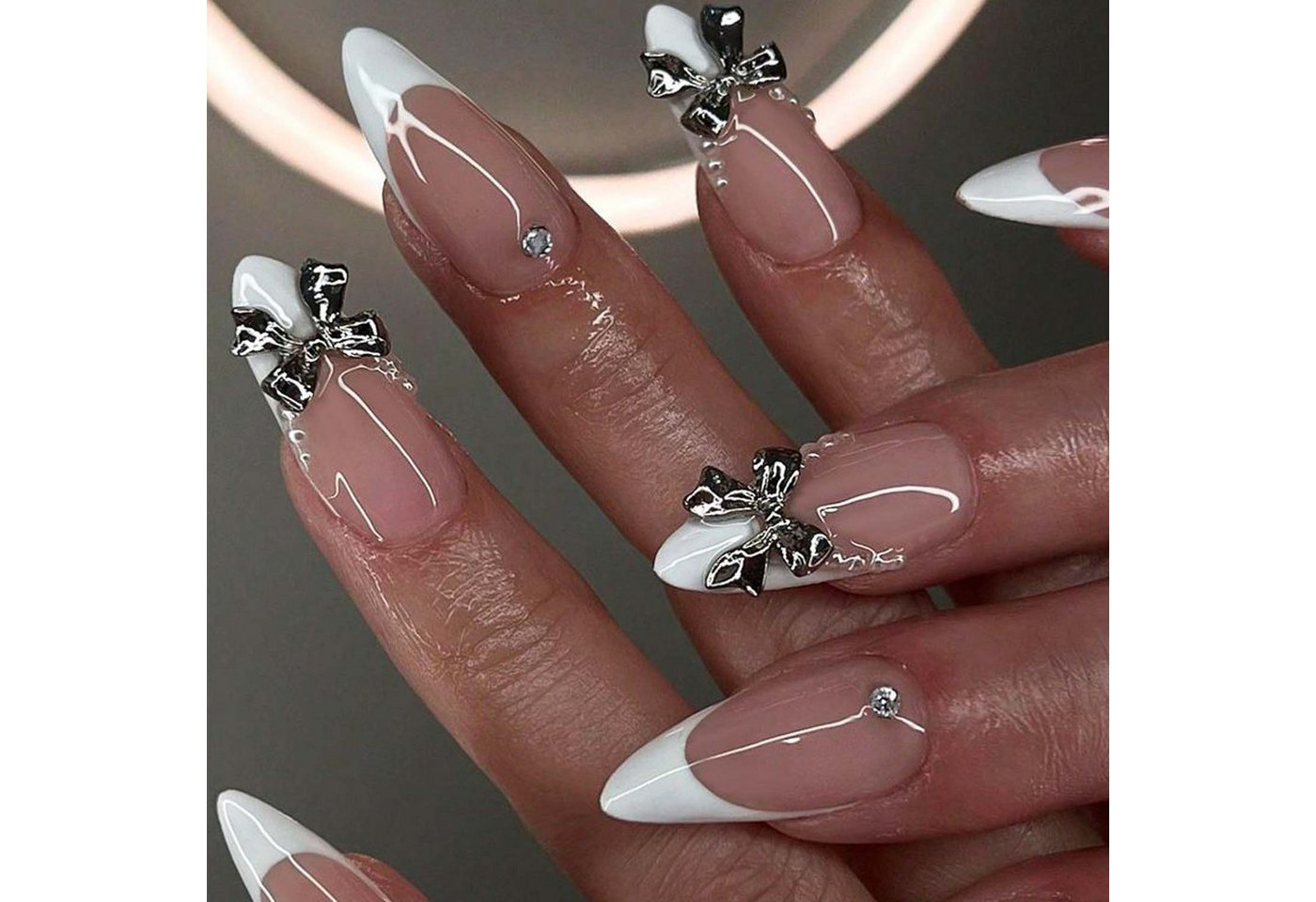 trends for living Kunstfingernägel 24 abnehmbarer mandelförmiger französischer Schmetterlings-Kunstnägel, 24-tlg. von trends for living