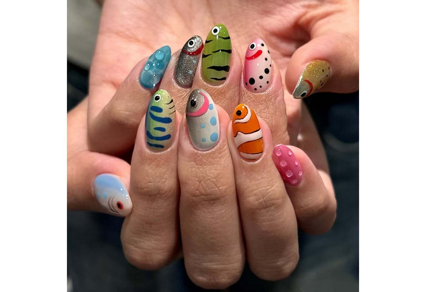 trends for living Kunstfingernägel 24 mandelförmige, abnehmbare künstliche Fingernägel mit Fischmotiv, 24-tlg. von trends for living