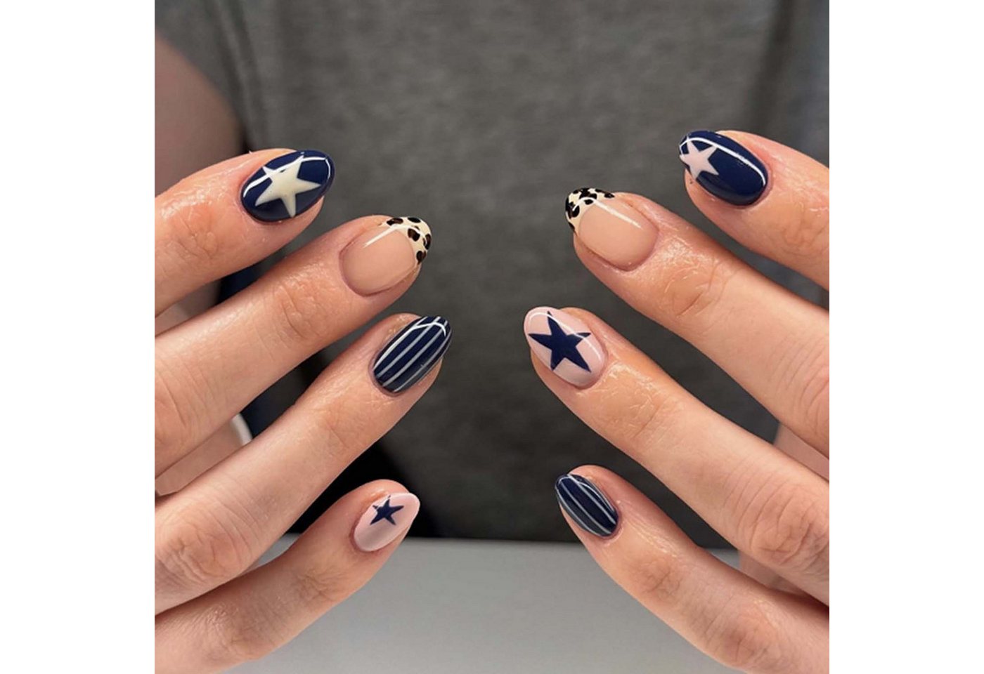 trends for living Kunstfingernägel 24 stuck mandelförmige sternförmig gestreifte künstliche Fingernägel, 24-tlg. von trends for living