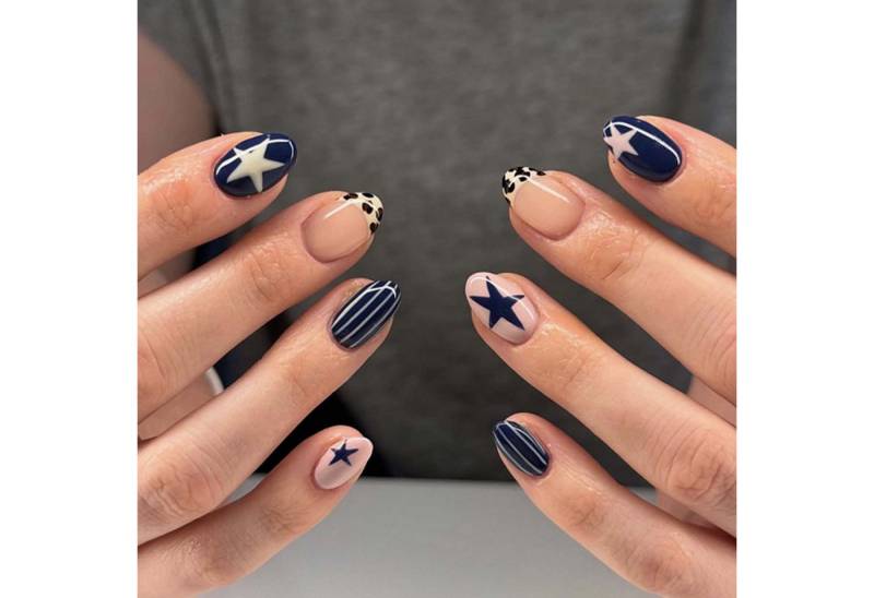 trends for living Kunstfingernägel 24 stuck mandelförmige sternförmig gestreifte künstliche Fingernägel, 24-tlg. von trends for living