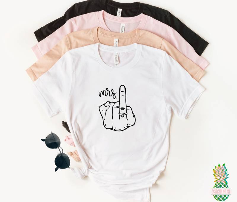 Frau Dieses Lustige Braut-Shirt Ist Ideal Für Ein Brautpartygeschenk von trendythreadsapparel