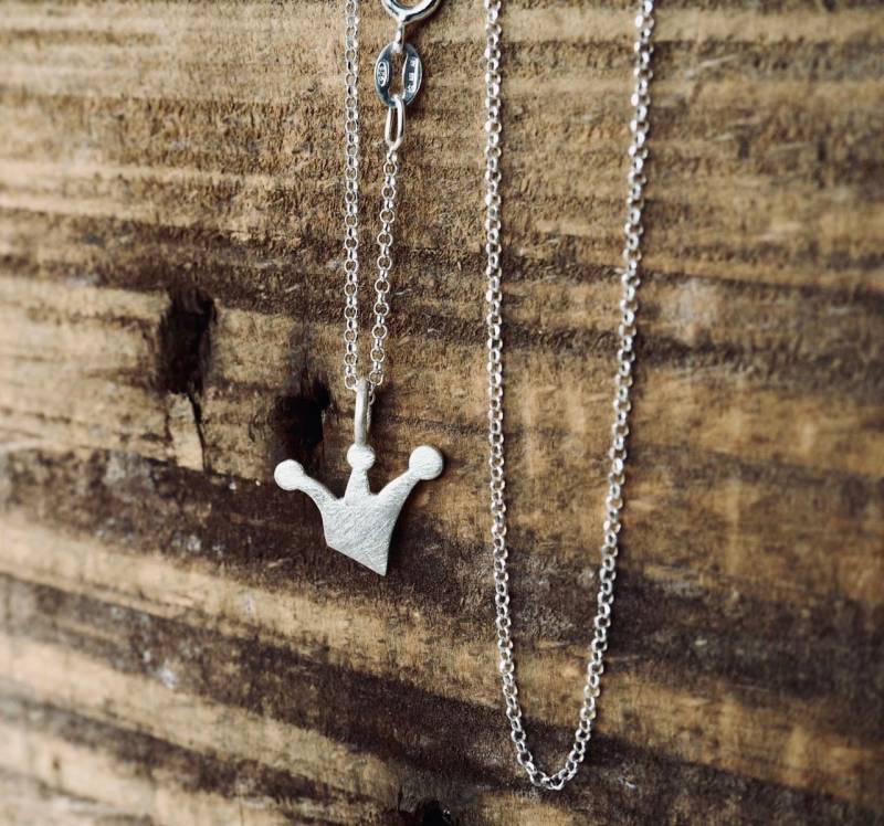 Kette Mit Anhänger, 925Er Silber, Krone, Kronenanhänger, Kronenkette, Erbskette, 50 cm, Anlaufgeschützt, Königstochter von tresjulieHamburg