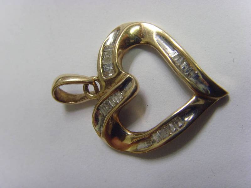 Vintage 10K Gold Diamant Herz Anhänger 2 Karat Liebe Charm Vintage 10K Gold Diamant Herz Anhänger 2 Karat Liebe Charm von tribalbeadsandarts