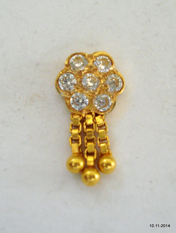 18K Traditionelle Entwerfen Gold Nase Stud Nosepin Bundesstaat Rajasthan, Indien von tribalsilver99