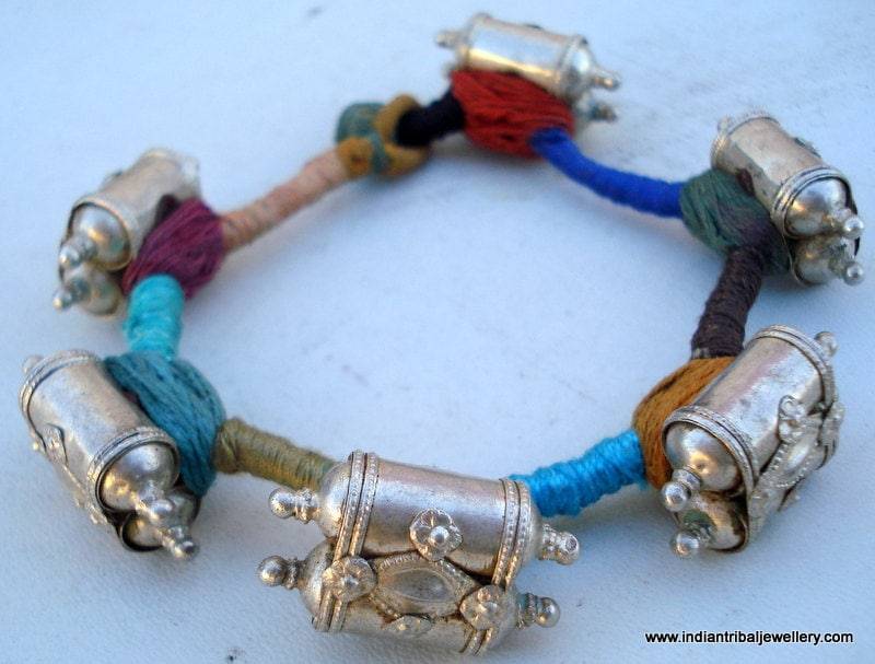 Alte Antike Sammlerstück Stammes-Alte Silberne Armband Armreif Rajasthan Indien von tribalsilver99