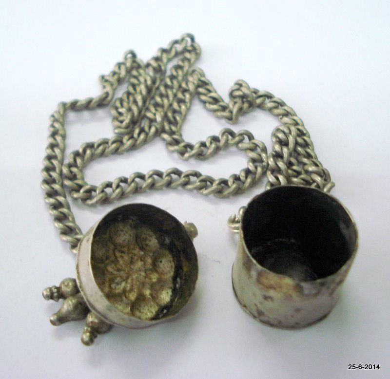 Alte Antike Silberne Box Anhänger Aus Rajasthan Indien von tribalsilver99