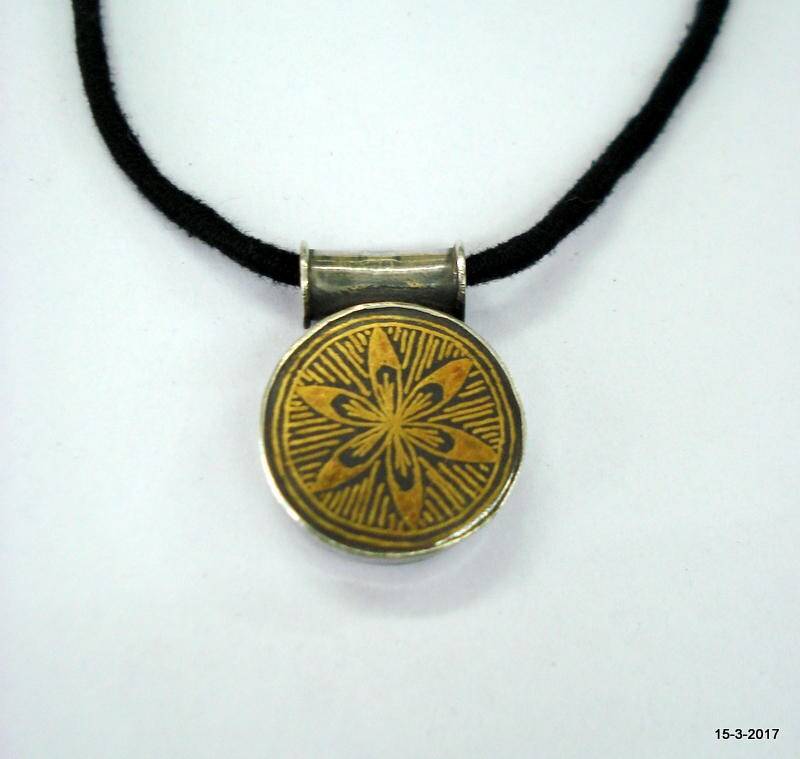 Sterling Silber Halskette Mit Gold Bidri Arbeiten Auf Stahl Handgefertigt von tribalsilver99