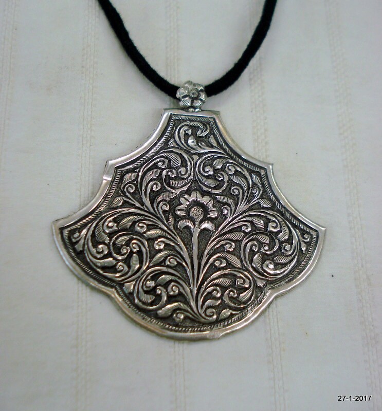 Traditionelle Design Sterlingsilber Halskette Anhänger Handgemachter Schmuck von tribalsilver99