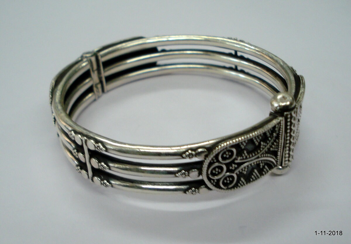 Traditionellen Design Sterling Silber Armreif Armband Handgefertigten Schmuck von tribalsilver99