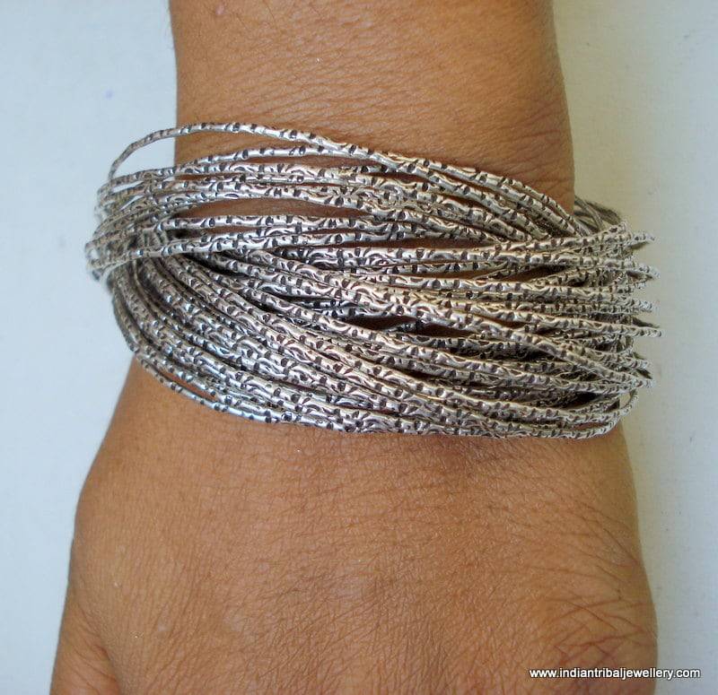 Traditionelles Design Silber Armreif Haufen Armband Manschette Rajasthan Indien von tribalsilver99