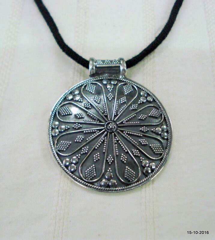 Traditionelles Design Sterling Silber Anhänger Halskette Runde Handgemachter Schmuck von tribalsilver99