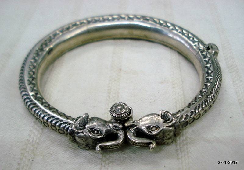 Traditionelles Design Sterling Silber Armreif Armband Manschette Handgemachter Schmuck von tribalsilver99