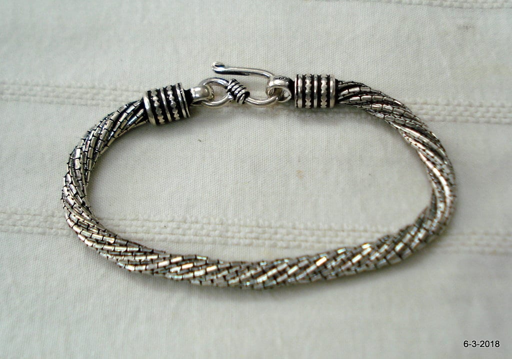 Traditionelles Design Sterling Silber Armreif Manschette Handgefertigten Schmuck Traditionelles Design Sterling Silber Armreif Manschette Handgefertigten Schmuck von tribalsilver99