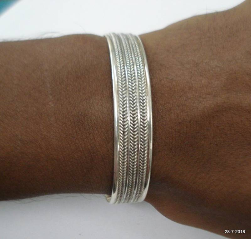 Traditionelles Design Sterling Silber Armreif Manschette Handgemachter Schmuck von tribalsilver99