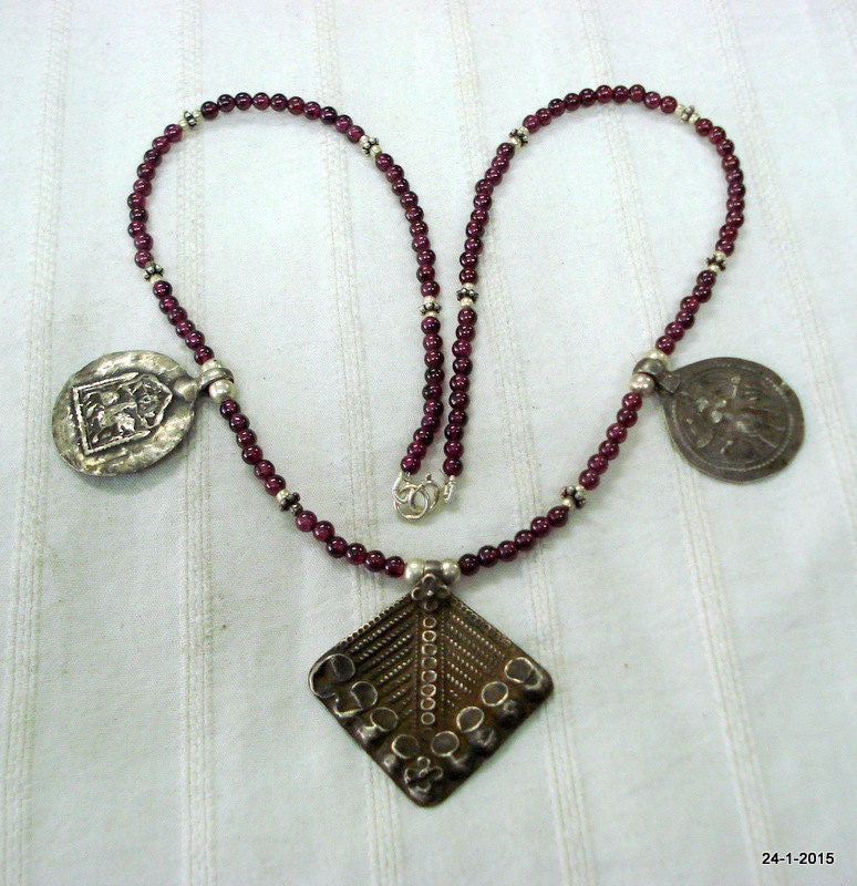 Vintage Halskette Granat Perlen Alt Silber Amulett Anhänger von tribalsilver99
