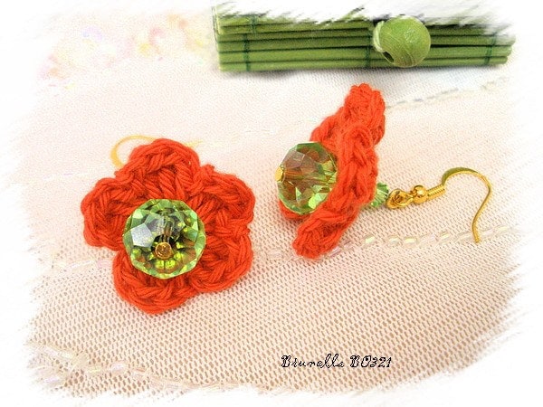 Brunella Gestrickte Blumenohrringe Bo321 von tricotitrikota