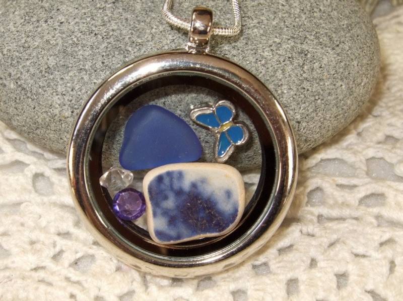 Erinnerungen An Neufundland Medette Halskette Mit Sterling 20 Zoll Silber Kette Made in Strand Meer Glas Keramik Scherben Blau Thema von trinityrocks