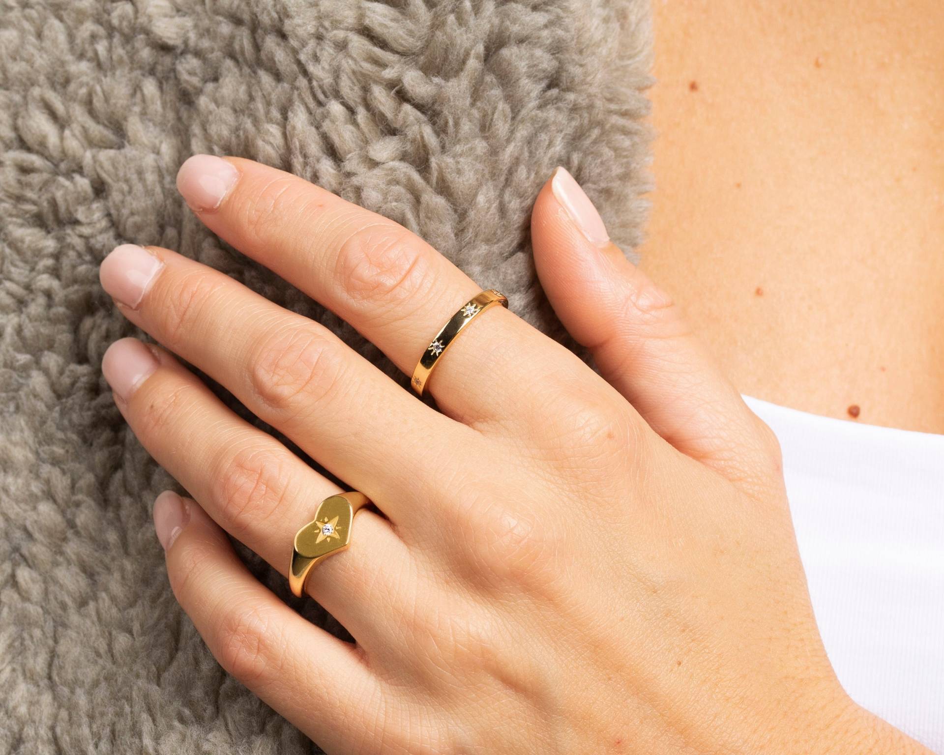 Cz Herz Siegelring Personalisierte Gold Oder Silber Oberfläche von triumjewelry