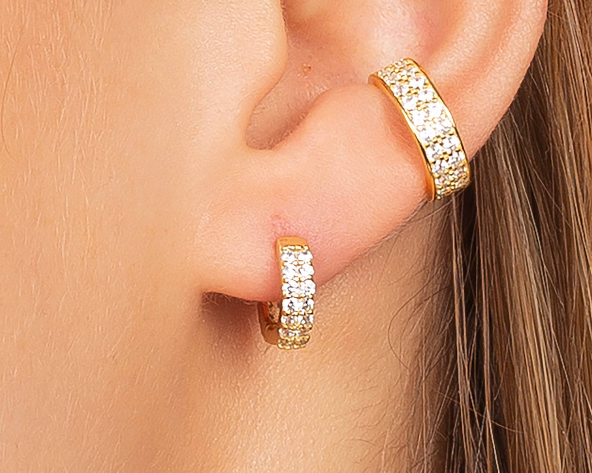 Gold Huggie Creolen Pave Cz Sterling Silber Creolen von triumjewelry