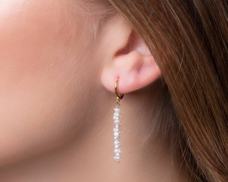 Huggie-Ohrringe Mit Süßwasserperlen - 925 Sterling Silber von triumjewelry