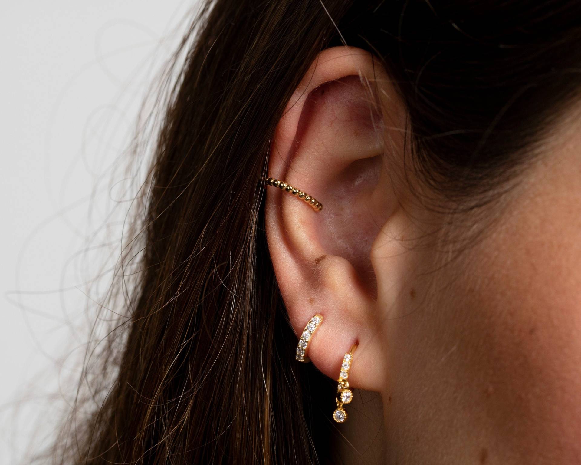 Zierliche Cz Ohrhänger 18K Vergoldetes Sterling Silber von triumjewelry