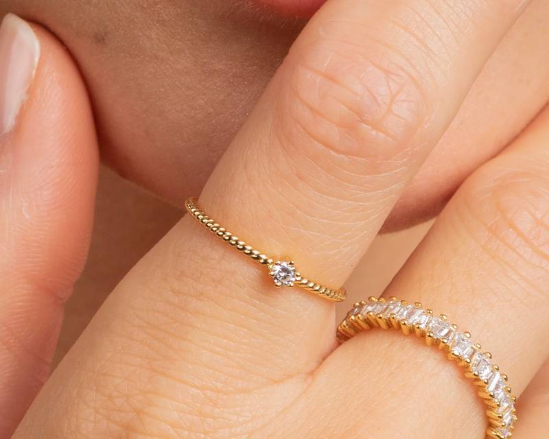 Zierlicher 18K Gold Cz Ring Sterling Silber Versprechensring von triumjewelry