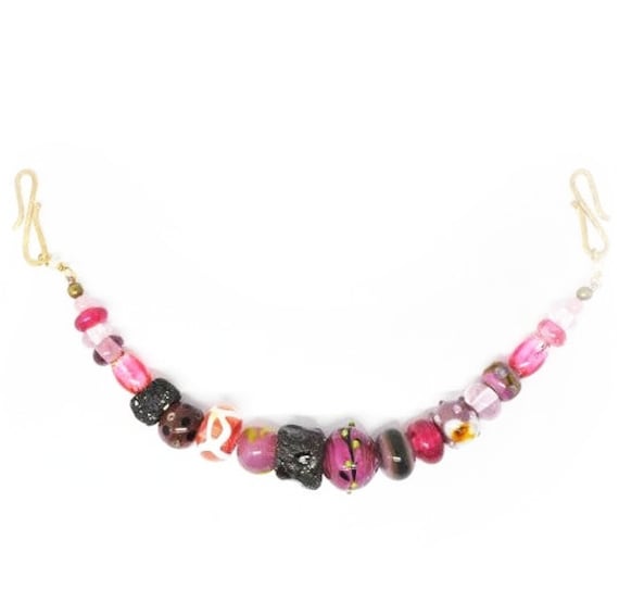 Rosa/Graue Wikinger Kette. Handgefertigte Vikinger Glasperlen von trollsmedbeads
