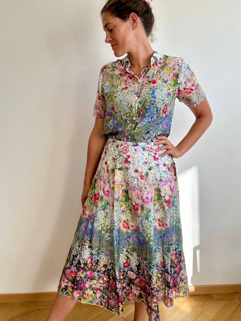 Bezauberndes Geblümtes Set Aus Bluse Und Rock Gr38 von trouvelieblingsteile