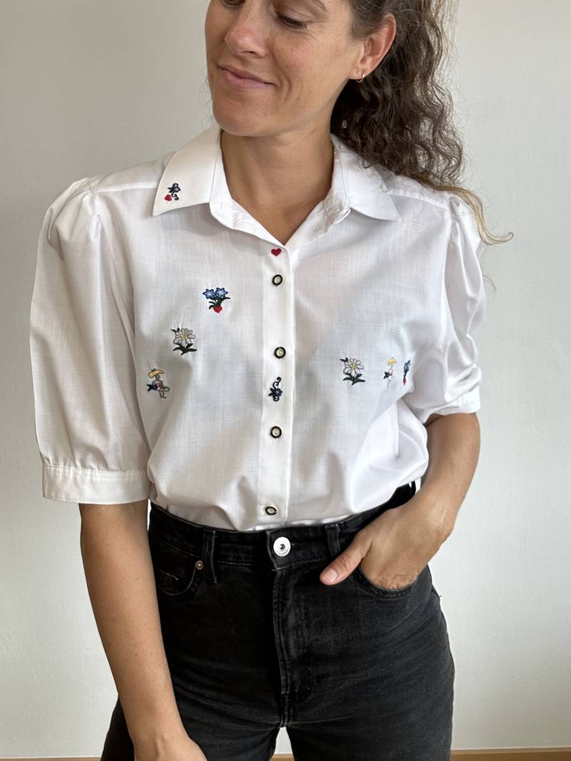Hübsche Weiße Vintage Trachtenbluse Hemdbluse Bluse Tracht Gr42 von trouvelieblingsteile
