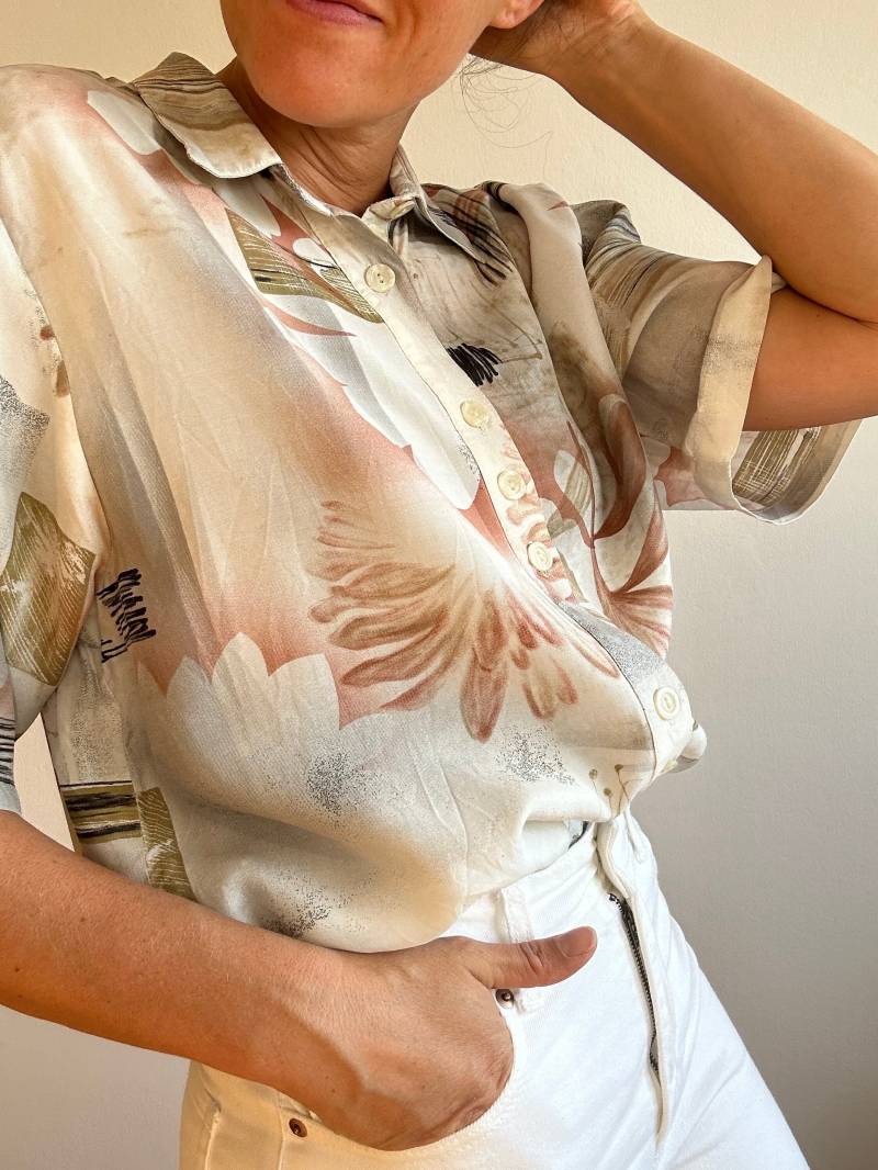 Schöne Vintage Bluse Kurzarmbluse Hemdbluse Größe 40/42 von trouvelieblingsteile