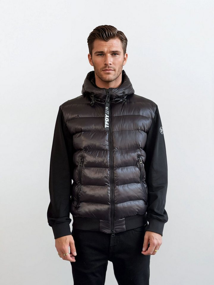 trueprodigy Steppjacke Atos Glänzende gesteppte Optik vorne trueprodigy Steppjacke Atos Glänzende gesteppte Optik vorne von trueprodigy