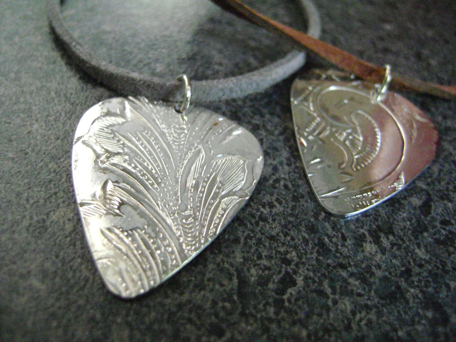 Guitar Pick - Gitarre Pick Halskette, Pick-Anhänger, Geschenk Für Musiker, Unisex Schmuck, Anhänger, Eco Friendly Gpsp27 von truformjewelry