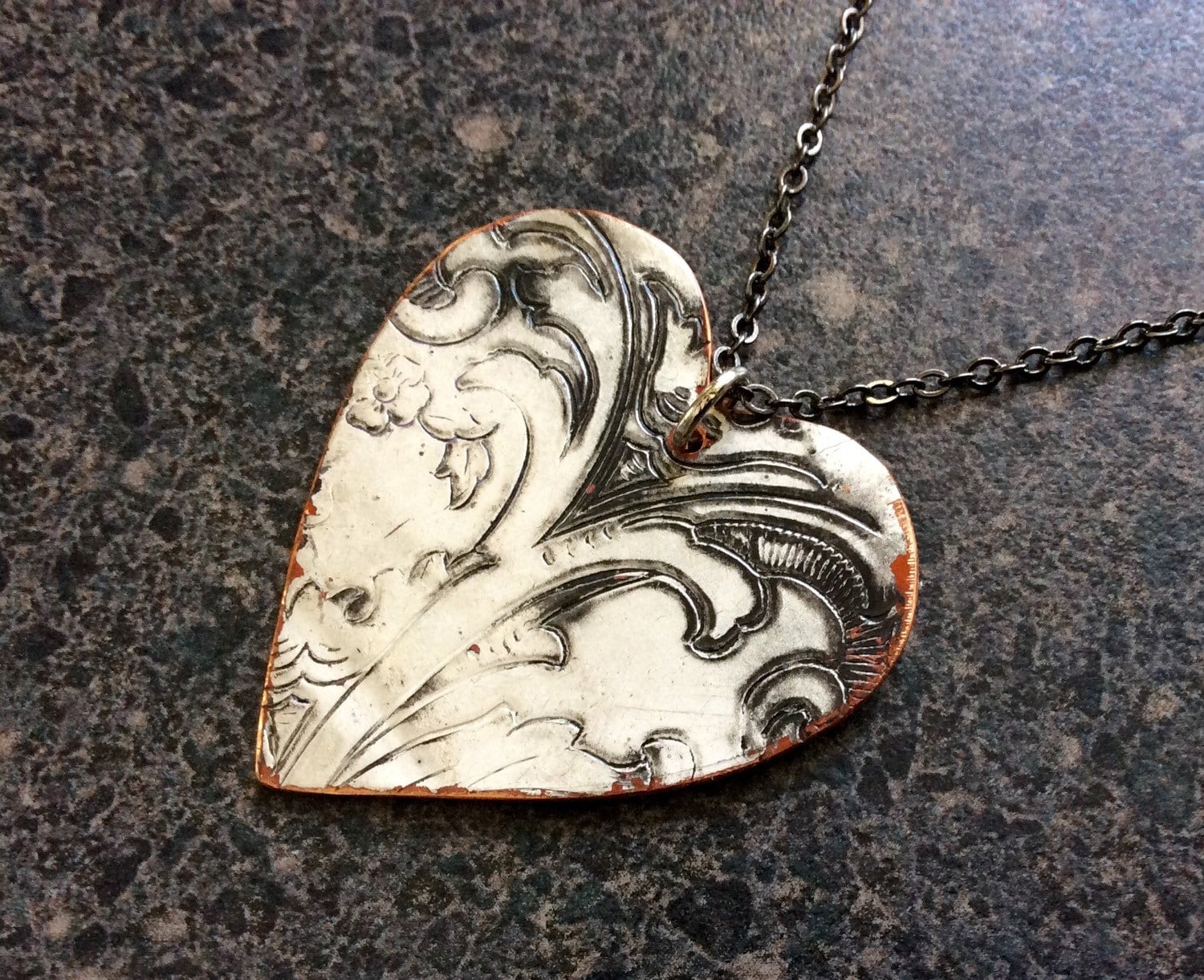 Rustikales Herz - Herz Anhänger, Valentines Schmuck, Geprägter Maßgeschneiderte Umfunktioniert Rh572 von truformjewelry