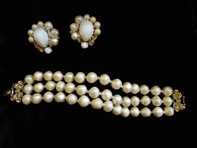 Jahrgang Elsa Schiaparelli-Glas-Perlen-Armband Mit Passenden Ohrringen Jahrgang Elsa Schiaparelli-Glas-Perlen-Armband Mit Passenden Ohrringen von tsRanson