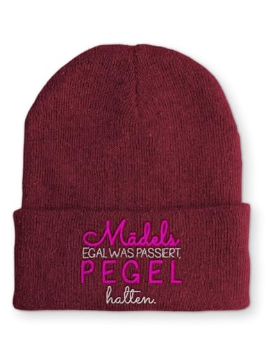 Mädels egal was passiert, Pegel halten. Statement Beanie Mütze mit Spruch, Farbe: Bordeaux von tshirtladen