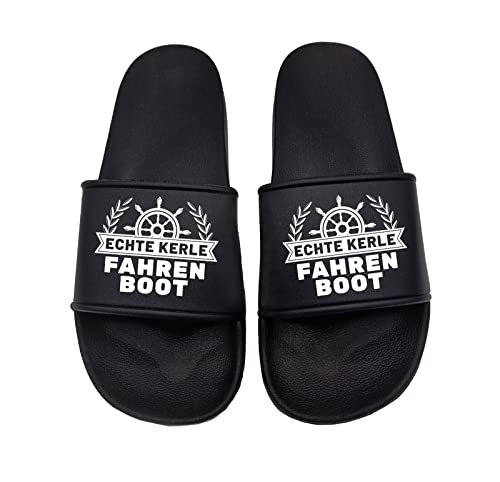 tshirtladen Echte Kerle fahren Boot Badelatsche Sandalen Urlaub, Größe: 43 EU von tshirtladen