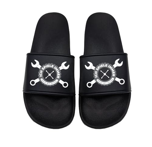 tshirtladen Ich spiele immer noch mit Autos Badelatsche Sandalen Urlaub Sommerschuh Unisex, Größe: 43 EU von tshirtladen