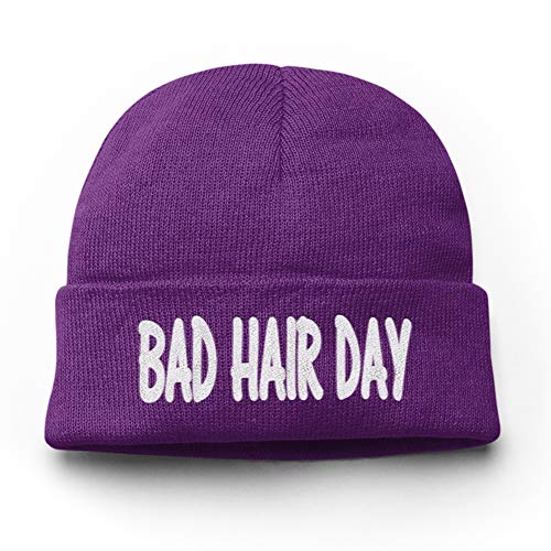 tshirtladen Mütze Bad Hair Day Wintermütze Unisex Beanie für Damen und Herren, Farbe: Lila von tshirtladen