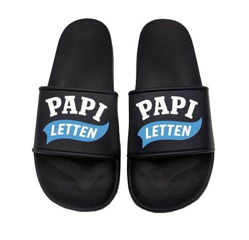 tshirtladen Papi Letten Badelatschen Größe 44 - Herren Schlappen mit witzigem Aufdruck für Vatertag, Sommerurlaub, Grillabend oder Dusche - Geschenk für Väter mit Stil von tshirtladen