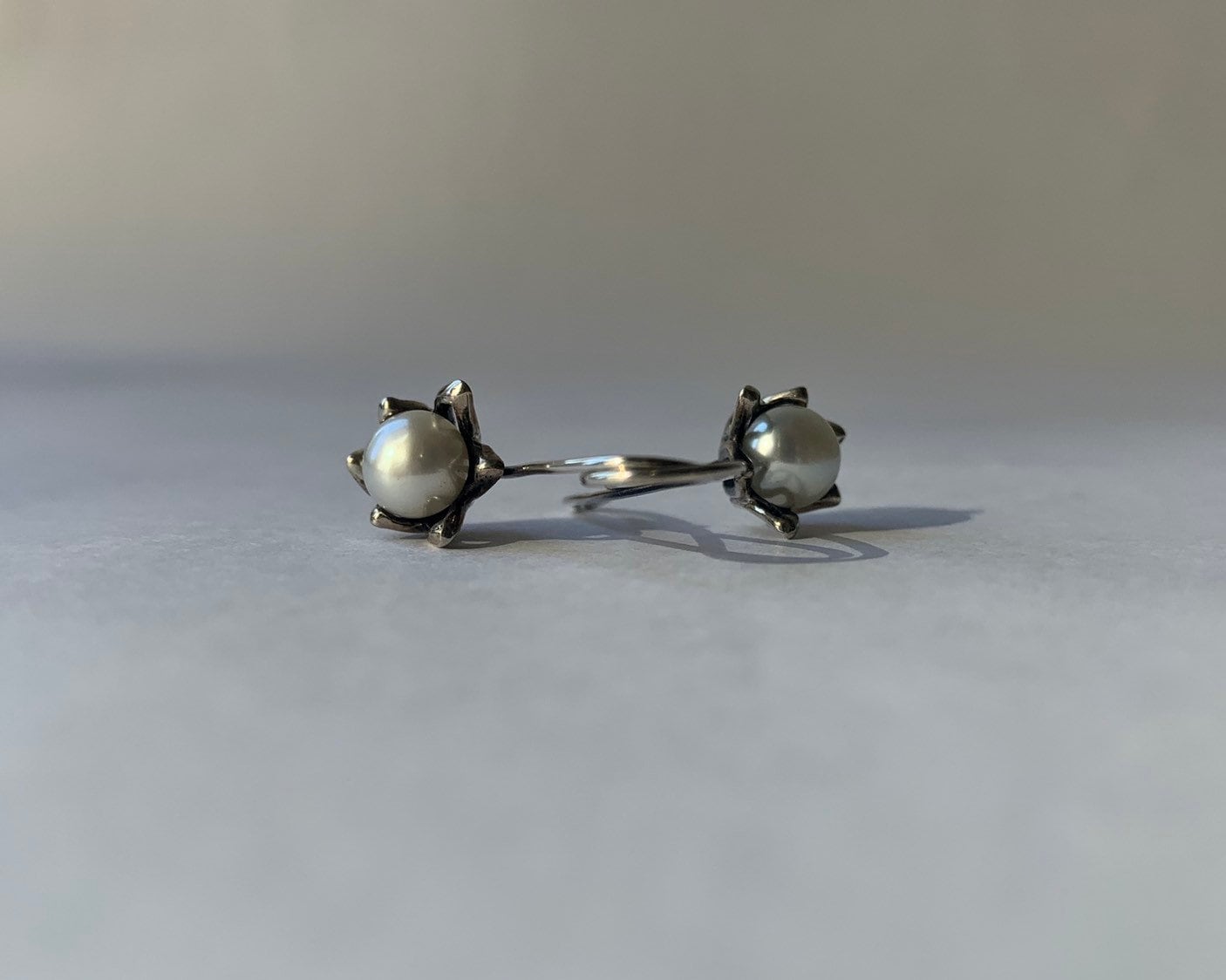 sterling Silber Blumen Ohrringe Perlen-Haken-Ohrringe sterling Silber Blumen Ohrringe Perlen-Haken-Ohrringe von tsvetajewelry