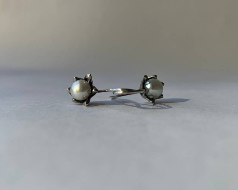 sterling Silber Blumen Ohrringe Perlen-Haken-Ohrringe sterling Silber Blumen Ohrringe Perlen-Haken-Ohrringe von tsvetajewelry