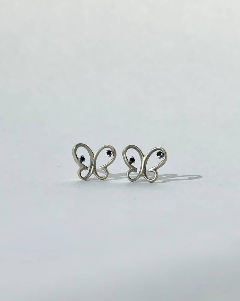 sterling Silber Schmetterling Ohrstecker Mit Schwarzen Diamanten sterling Silber Schmetterling Ohrstecker Mit Schwarzen Diamanten von tsvetajewelry