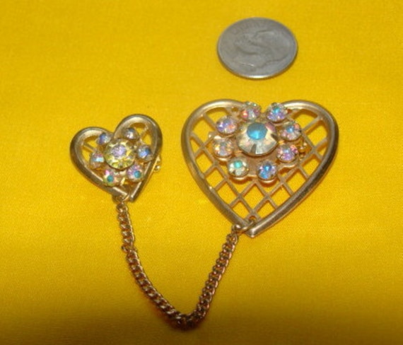 Vintage Gold Ton Doppel Herz Brosche Mit Strasssteinen Scremes Retro von ttowntreasure