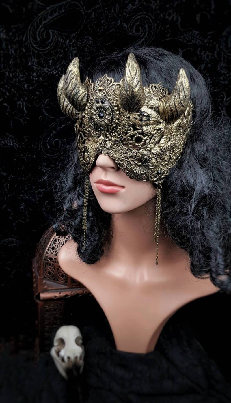 Made To Order Blind Mask "Hades " Cosplay, Vampire, Horns, Fantasy, Goth, Crown, Vodoo, Demon von tuahadedana