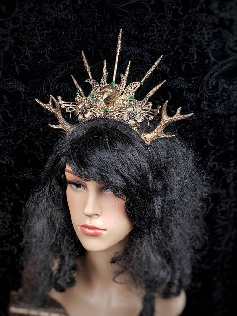 Morrigan Crown, Cernunnos, Antlers, Goth Headpiece, Gothic Crown, Pagan Medusa, Fantasy, Cosplay, Raven/Made To Order von tuahadedana