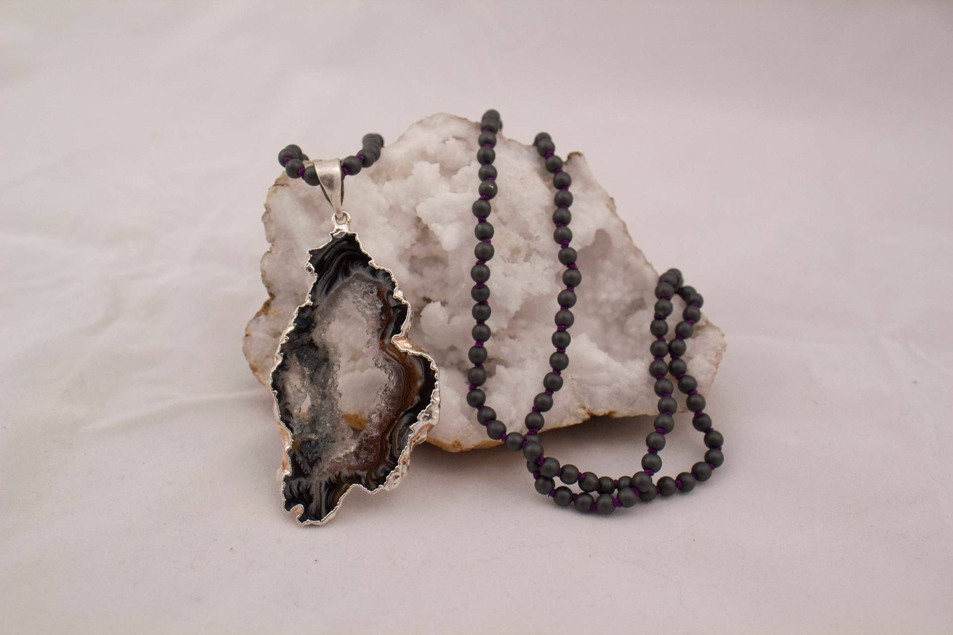 Achat Und Geknotete Hämatit Halskette Achat Und Geknotete Hämatit Halskette von tuxedocatzdesigns